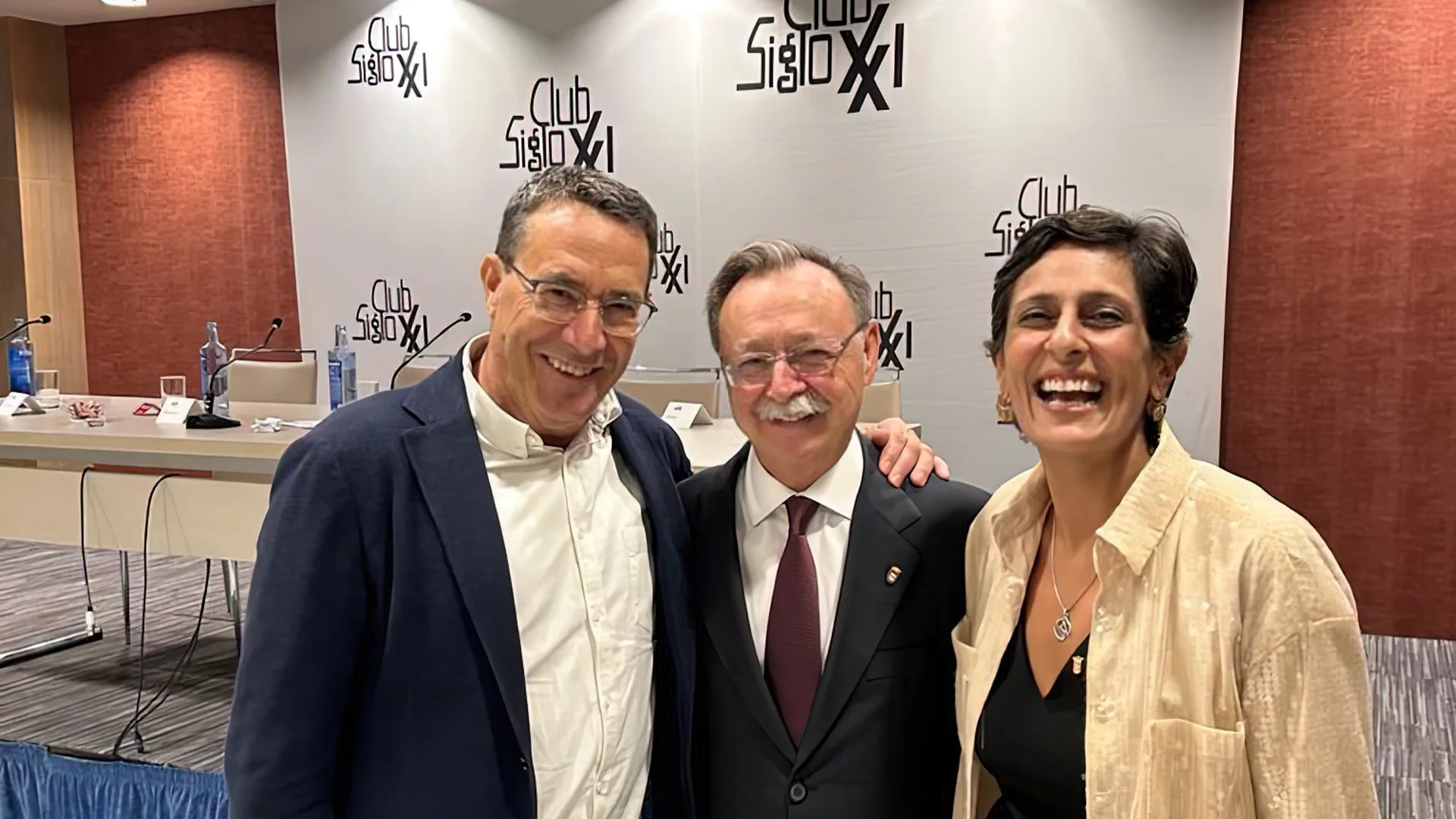 Jdigital reafirma su compromiso con Ceuta en un coloquio en el Club Siglo XXI